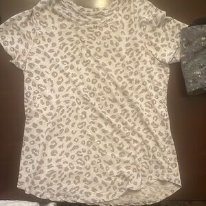 Old navy flowy shirt